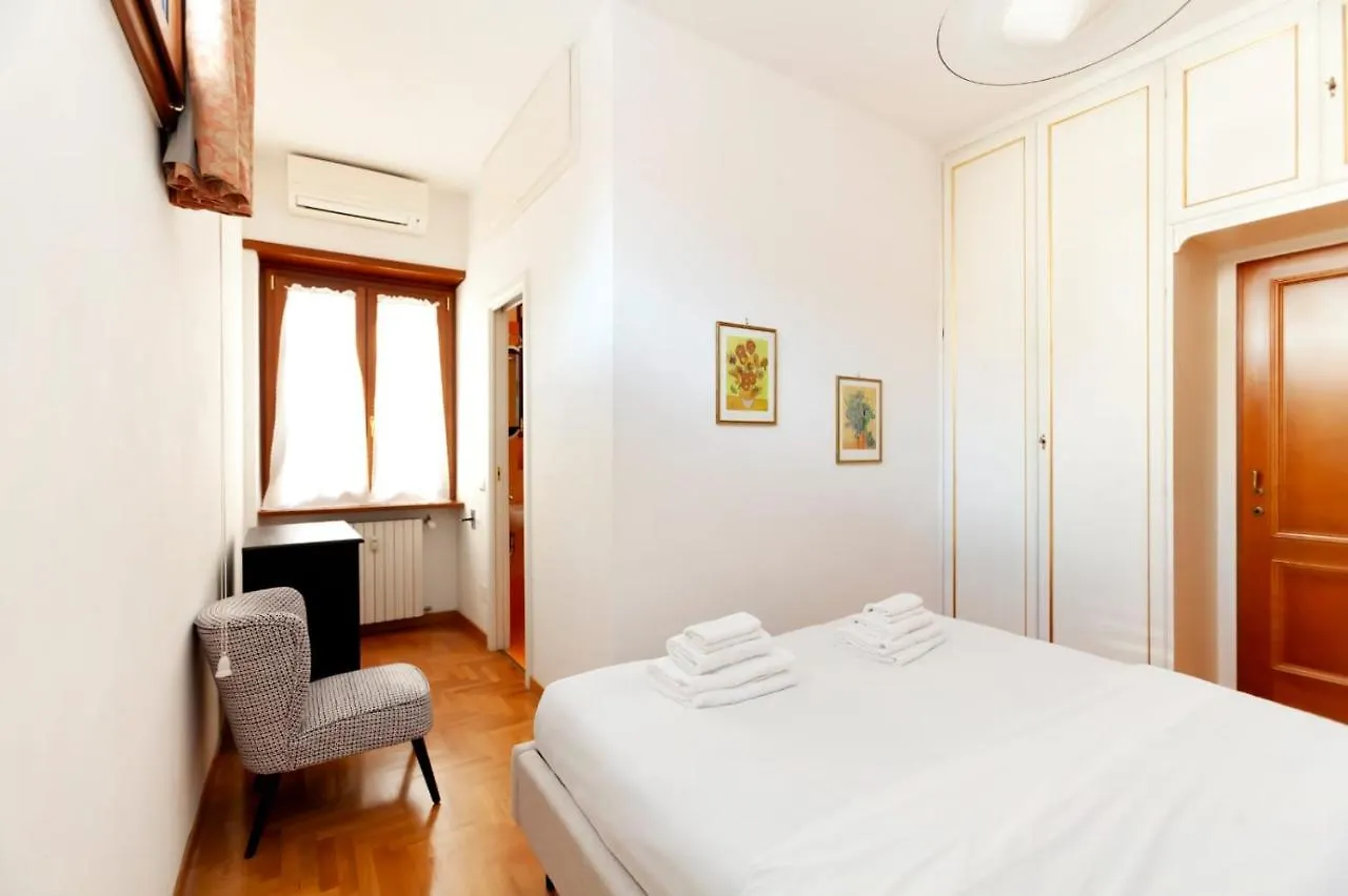 Cavalleggeri House Rom 0*,  Italien