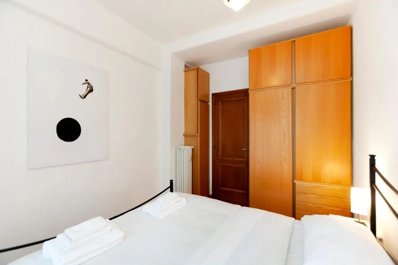 Cavalleggeri House Rom 0*,
